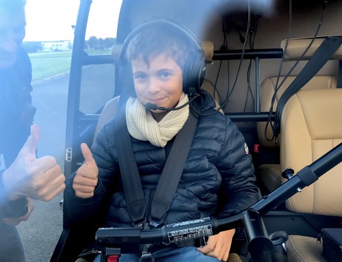 Le vol d’initiation du plus jeune apprenti pilote d’hélicoptère